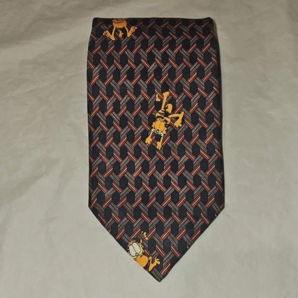 Paws Addiction Garfield, Patterned Men's Novelty Necktie Used - Picture 3 of 12
